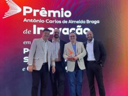 Na foto, parte do time de TI que recebeu o prêmio. Da esquerda para direita: Alexandre Faller, Guilherme Queiroz, Ricardo Albuquerque e Luciflavio Gomes / Foto: Divulgação