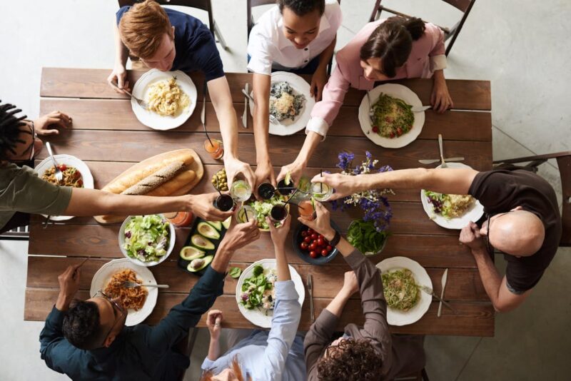 Confraternização de fim de ano: como se divertir sem passar dos limites? / Foto: Fauxels