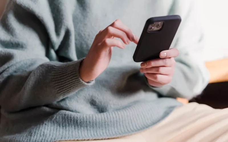 Sinch consolida liderança global em mensagens empresariais RCS e SMS A2P / Foto: Tim Samuel / Pexels