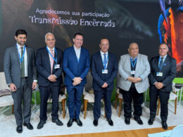 Da esq. para dir.: Vinicius Ladeira, diretor-executivo nacional interino do SEST SENAT; Pedro Iootty, assessor sênior da diretoria do BNDES; Dyogo Oliveira, presidente da CNseg; Vander Costa, presidente da Confederação Nacional do Transporte; Cloves Benevides, subsecretário de Sustentabilidade do Ministério dos Transportes; e Daniel Bertolini, diretor na Transportes Bertolini / Foto: Divulgação