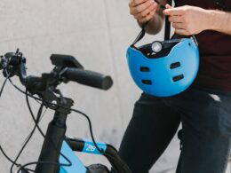 Globus Seguros, Lev e Kakau Seguros fecham parceria para oferecer seguro de bike elétrica / Foto: Freepik