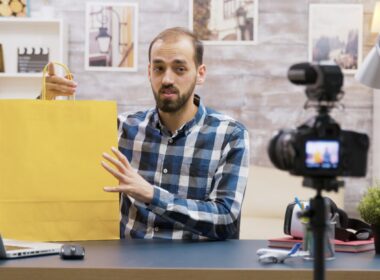 Live Commerce em alta no Brasil: veja dicas para aproveitar a estratégia e vender mais / Foto: Freepik