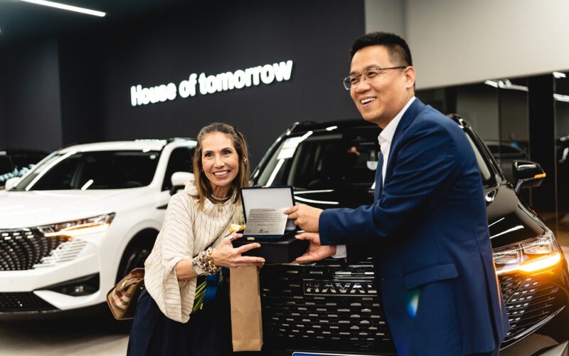 Presidente da GWM International realiza entrega de carros a clientes em sua primeira visita ao Brasil / Foto: Divulgação