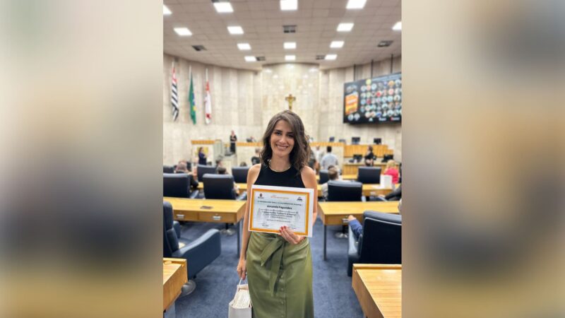 Amanda Fagundes, coautora a sócia da Onesave Corretora de Seguros / Foto: Divulgação