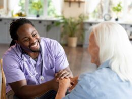 MV impulsiona transformação digital em home care com aquisição da SpinCare / Foto: Freepik