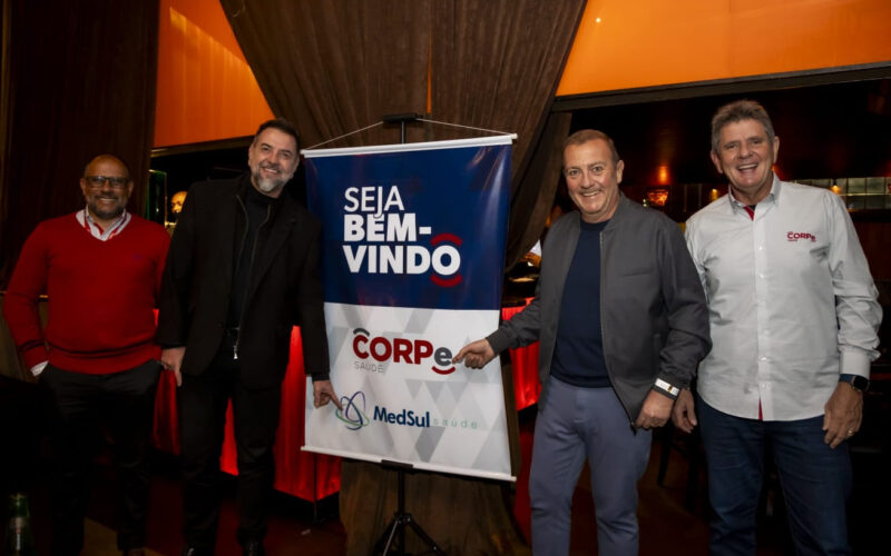 Manoel Fontes, superintendente Comercial CORPe; Mauro Manzano, diretor Comercial MedSul; Dirceu Canal, presidente CORPe; e Claudio Pardal, diretor Comercial CORPe / Foto: Divulgação