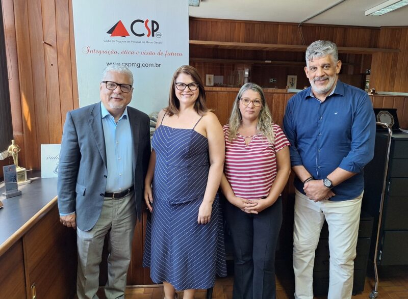João Paulo Mello, presidente do CSP-MG, Nívea Barros, coordenadora de Ensino Superior da ENS, Elenice Souto, secretária executiva do Clube, Maurício Tadeu Morais, diretor da entidade / Foto: Divulgação