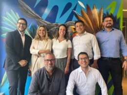 Comitê Executivo da Seguros Sura no Brasil: Da esquerda para a direita: Daniel Betancur – Vice-Presidente de Clientes, Canais e Acessos | Kelly Godoi - Diretora Jurídica, Conformidade e Controles Internos | Heloísa Faria - VP de Talento Humano | Renato Santos - Diretor Administrativo e Financeiro | Alex Oliveira - Diretor Regional São Paulo | Mariano Chiavetti (Nano) - VP de Tecnologia | Rodrigo Fujita - VP de Capacidades e Portfólio / Foto: Divulgação