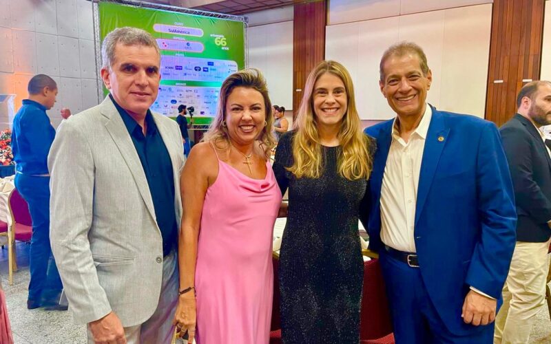Erico Melo, Rosane Motta, Armando Vergílio e esposa / Foto: Divulgação