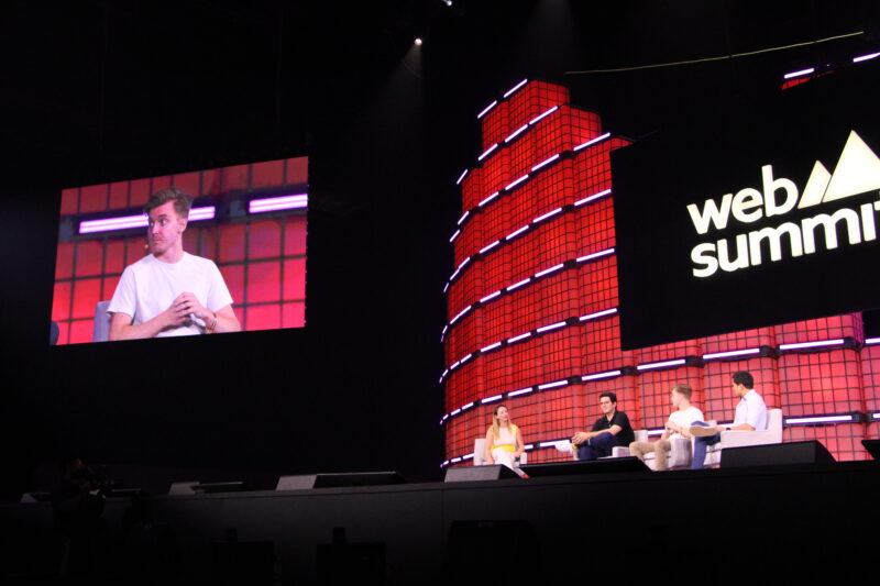 Kaarel Kotkas participa de painel no Web Summit Rio 2025 / Foto: Gabriela Santana / Divulgação