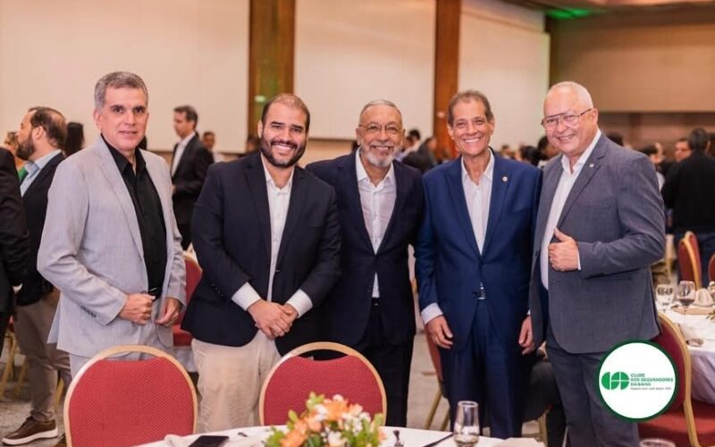 “O corretor de seguros precisa estudar, se preparar e investir na sua capacitação”, declarou Fausto Dorea, na celebração dos 66 anos do Clube dos Seguradores da Bahia / Foto: Victor Moreira / Divulgação
