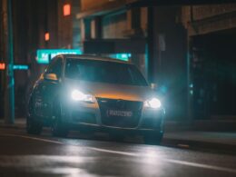 Dia do Trabalhador: empregos em locadoras de veículos cresceram 7,5% / Foto: Angus Gray / Unsplash