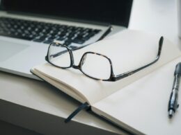 CAPEMISA Seguradora investe em novo sistema de gestão de notas fiscais para levar mais agilidade a Corretores e parceiros / Foto: Trent Erwin / Unsplash