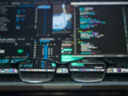 45% dos brasileiros relatam sofrer ataques cibernéticos à medida que as ameaças se intensificam / Foto: Kevin Ku / Unsplash