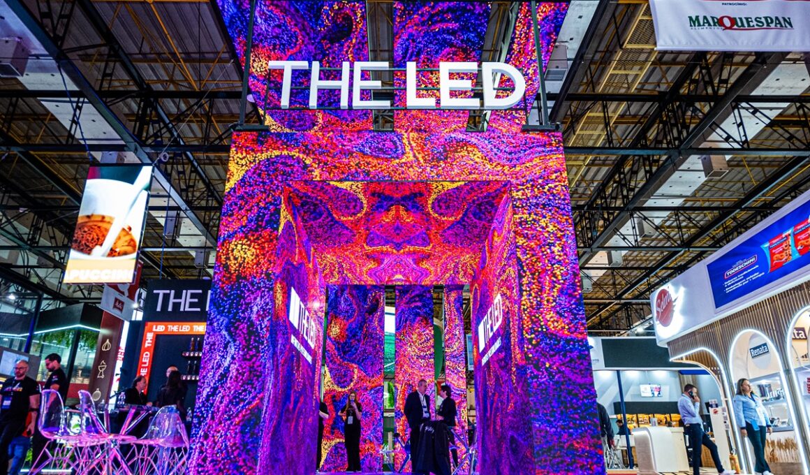Na APAS Show 2025, THE LED aposta em experiência 4D e Retail Media para transformar supermercados em plataformas de mídia / Foto: Divulgação