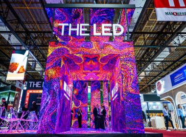 Na APAS Show 2025, THE LED aposta em experiência 4D e Retail Media para transformar supermercados em plataformas de mídia / Foto: Divulgação