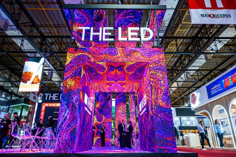 Na APAS Show 2025, THE LED aposta em experiência 4D e Retail Media para transformar supermercados em plataformas de mídia / Foto: Divulgação