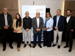 Maurício Tadeu Barros Morais (diretor do CSP-MG), Priscilla Alves de Deus (gerente de Relacionamento da C6 Seg), Bruno Leão (gerente da sucursal Minas Gerais da Porto), João Paulo Moreira de Mello (presidente do CSP-MG), Roberta Prata (gerente regional da Seguros Sura em Minas Gerais), Mário Mendonça (sócio-diretor da Solidus Administradora) e João Neto (superintendente comercial da MAG Seguros) / Foto: Arnaldo Athayde / Divulgação