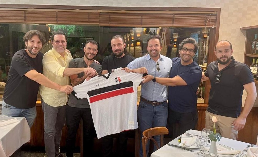 Sócios da SAF do Santa Cruz Futebol Clube e executivos da ESB.CORP celebram parceria estratégica / Foto: Divulgação
