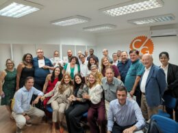 Diretoria do CVG-RJ, equipe IZA Seguradora e participantes do evento / Foto: Divulgação (foto em anexo)