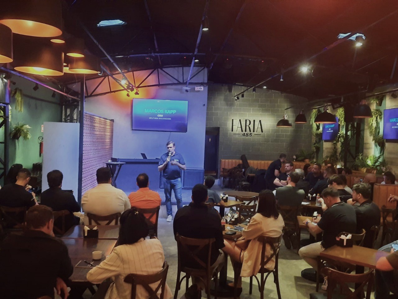 Marcos Kapp se apresenta no evento da Split Risk / Foto: Divulgação