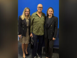 Denise Carvalho, diretora comercial Saúde & Odonto da SulAmérica (E); César Braga, 1º Secretário da Aconseg-RJ; e Raquel Reis, CEO de Saúde & Odonto da SulAmérica / Foto: Divulgação