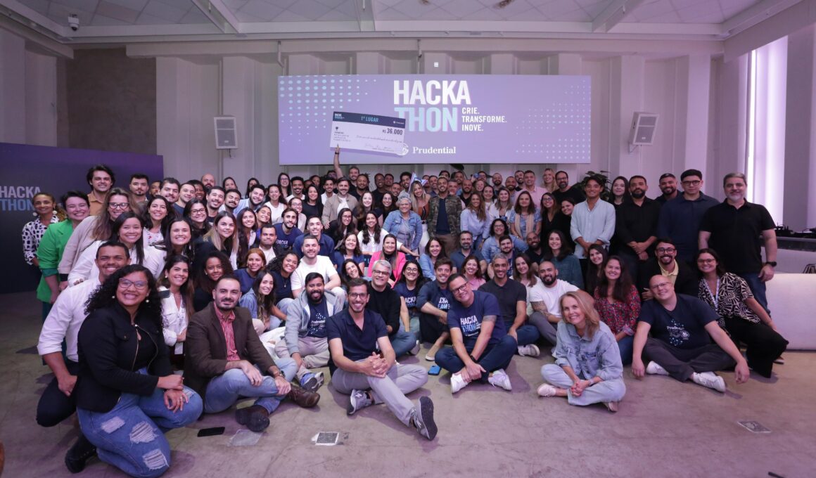 Colaboradores da Prudential do Brasil no Hackathon 2025 / Foto: Divulgação