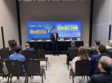 Dyogo Oliveira, presidente da CNseg, participou da 26ª Marcha dos prefeitos, que reuniu mais de cinco mil prefeitos em Brasília (Foto:divulgação CNseg)
