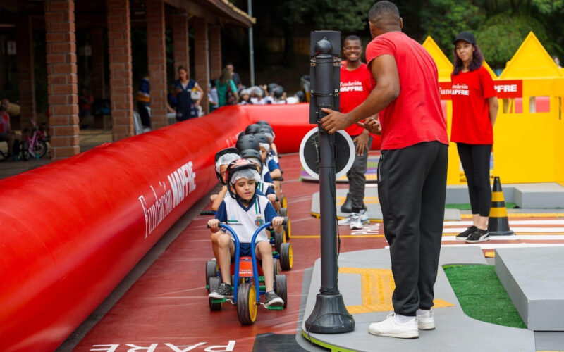 Fundación MAPFRE leva programa “Na Pista Certa” a Suzano durante o Maio Amarelo / Foto: Divulgação