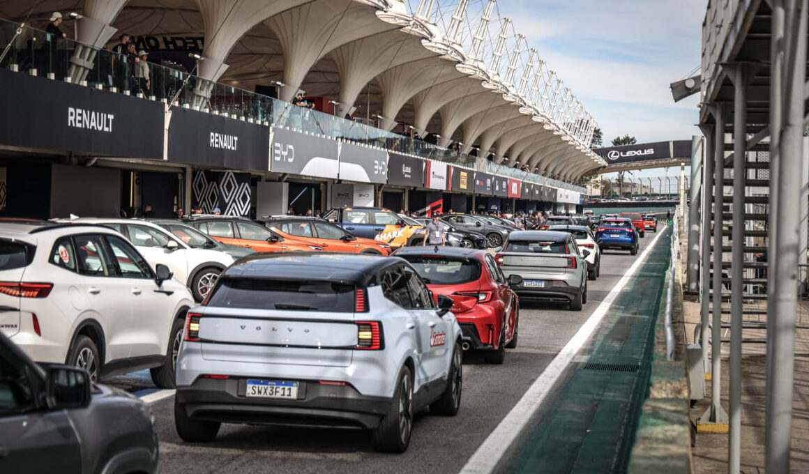 Mini e Mercedes-Benz no Festival Interlagos 2025 / Foto: Divulgação