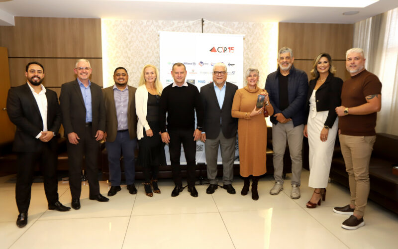 Dirigentes do CSP-MG, representantes das beneméritas Bradesco Seguros, Simetria Brasil, PEPER e Affiance com os corretores parceiros que contaram seus cases de sucesso / Foto: Divulgação