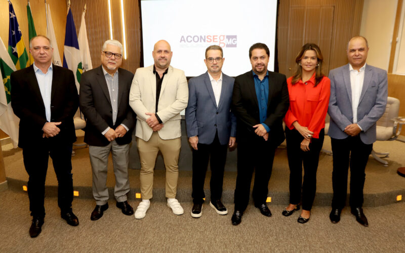 Rogério Gebin (SindSeg MG/GO/MT/DF), João Paulo Mello (CSP-MG), Gustavo Bentes (Sincor-MG), Landulfo Ferreira (advogado e palestrante), Robson Carneiro (Aconseg-MG), Karine Brandão (MAPFRE) e Jader Abreu (Aconseg-MG) / Foto: Arnaldo Athayde / Divulgação