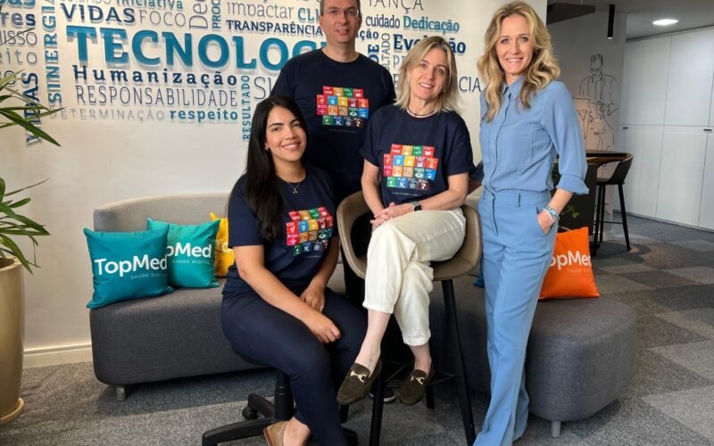 Esq. para dir.: Analuza Lopes Nascimento, advogada; Leonardo Kappes, gerente de TI e Data Protection Officer (DPO); Renata Zobaran, Chief Medical Officer (CMO); e Valda Stange, CEO TopMed/Divulgação