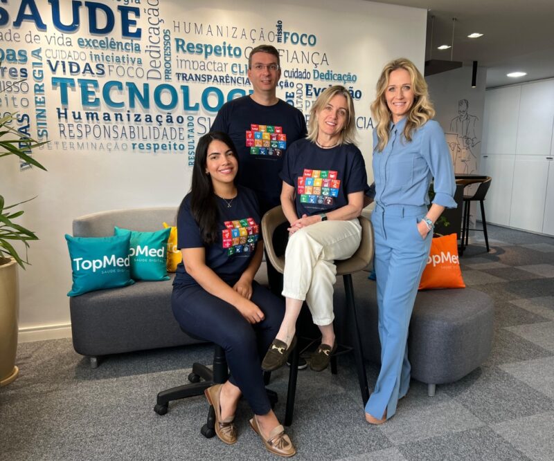 Esq. para dir.: Analuza Lopes Nascimento, advogada; Leonardo Kappes, gerente de TI e Data Protection Officer (DPO); Renata Zobaran, Chief Medical Officer (CMO); e Valda Stange, CEO TopMed/Divulgação