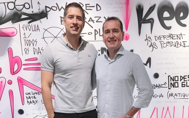 Carlos Alberto Souza Barros fundador, Co-CEO da Darwin, e Geniomar Pereira, novo diretor comercial da seguradora / Foto: Divulgação