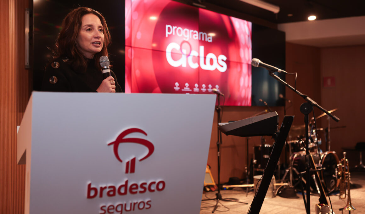 Andrea Carrasco durante encerramento do Programa Ciclos