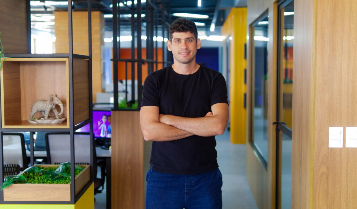 Ronaldo Tenório, CEO e cofundador da Hand Talk. Crédito da imagem DIVULGAÇÃO
