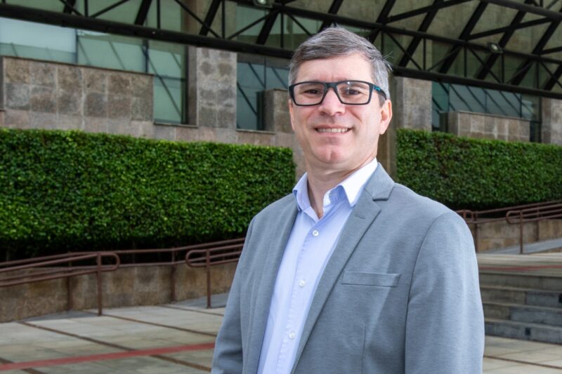 Divulgação Adriano Krzyuy, presidente da Assespro-PR