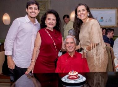 O aniversário do decano, Nilo Rocha, foi comemorado no almoço das mães, em maio - Foto com os seus familiares: Dalvino Santino