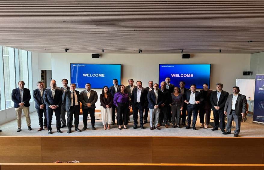 Integrantes da comitiva de representantes das seguradoras em encontro na sede da Guy Carpenter, em Paris / Foto: Divulgação