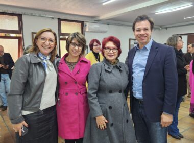 Da esquerda para direita: Simone Probst, Siméia Heleodoro, Sueli Petry e Sylvio Zimermann.