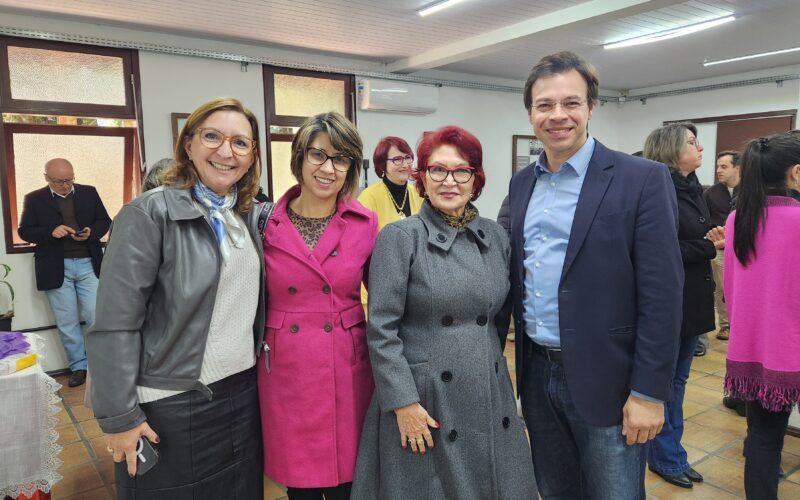 Da esquerda para direita: Simone Probst, Siméia Heleodoro, Sueli Petry e Sylvio Zimermann.