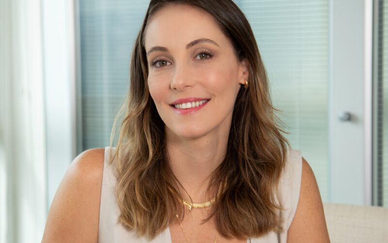 Samantha Sampaio, Diretora de Estratégia Comercial e Transformação Digital da EZZE Seguros. Crédito: Divulgação.