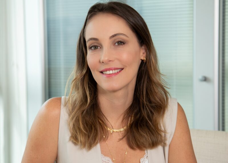 Samantha Sampaio, Diretora de Estratégia Comercial e Transformação Digital da EZZE Seguros. Crédito: Divulgação.