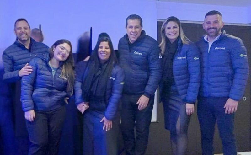 Representantes da Onmed, ESB.Corp e Affiance celebram novo lançamento da operadora / Foto: Divulgação
