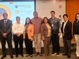 Foto: Da esquerda para a direita: Zé Alfaiate do Seguro, Corretor de Seguros e palestrante; Nelson Morais, Gerente Comercial RJ- ES da CAPEMISA Seguradora; Sonia Marra, Presidente do CVG-RJ; Anderson Ojope, da Educa Seguros; Fátima Monteiro, Presidente do CCS-RJ; Paulo Gomes, Superintendente Regional RJ-SP-ES da CAPEMISA Seguradora; Wellington Costa, Diretor-adjunto do CVG-RJ e Janine Couto, Coordenadora Comercial da ENS/Divulgação