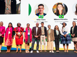 Associada da Sicredi Campos Gerais e Grande Curitiba PR/SP, Milena Parreira foi reconhecida em Estocolmo pela liderança em uma série de ações de impacto social Créditos: Divulgação/ Sicredi