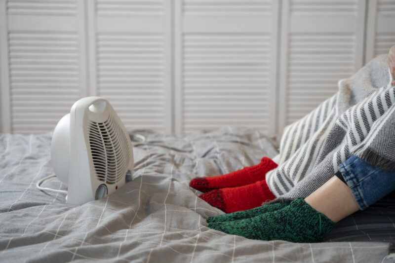 Com o frio intenso, buscas por aquecedores elétricos cresceram 645% durante o primeiro semestre, de acordo com estudo / Foto: Freepik