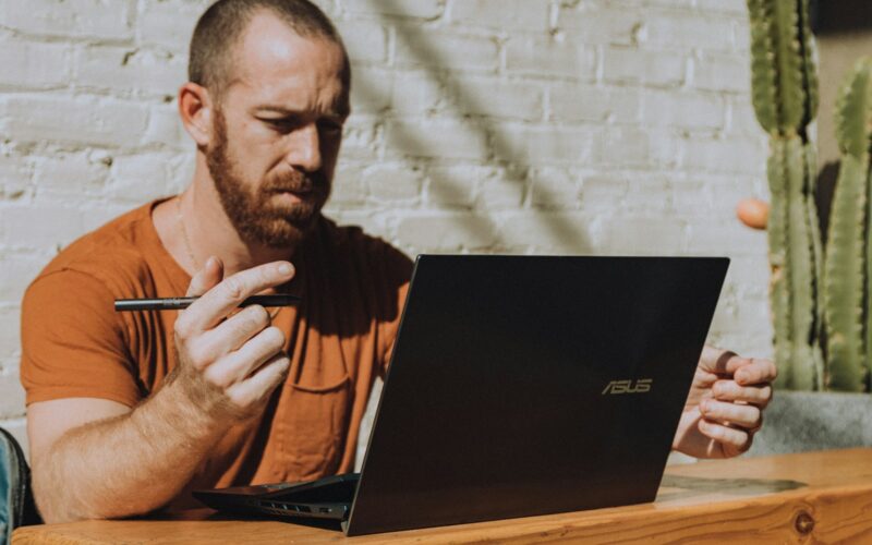 Proteção sob medida para pequenos empreendedores / Foto: Jakob Owens / Unsplash