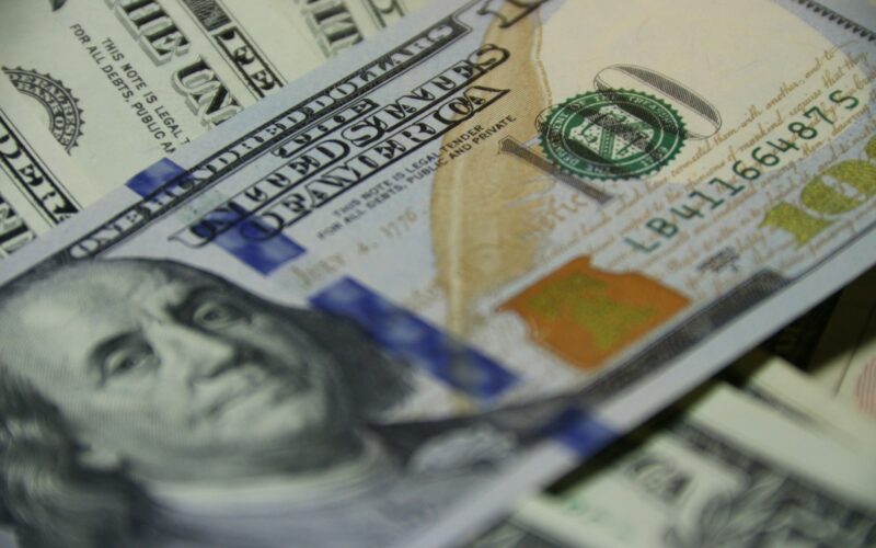 100 US dollar banknote